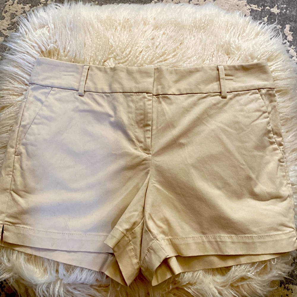 Women’s Loft khaki Chino Shorts size 10